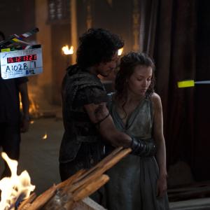 Emily Browning and Kit Harington in Pompeja (2014)