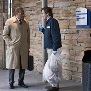 Still of Laurence Fishburne and John Hawkes in Uzkratas 2011