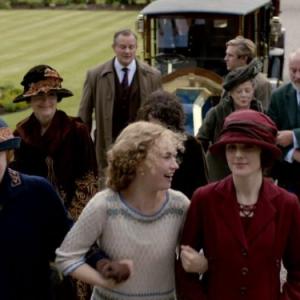 Still of Elizabeth McGovern, Maggie Smith, Hugh Bonneville, Peter Egan, Dan Stevens, Laura Carmichael and Lily James in Downton Abbey (2010)