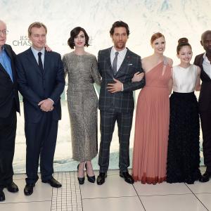 Matthew McConaughey Michael Caine Anne Hathaway Christopher Nolan David Gyasi Jessica Chastain and Mackenzie Foy at event of Tarp zvaigzdziu 2014