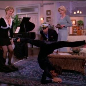 Still of Caroline Rhea and Beth Broderick in Sabrina, the Teenage Witch (1996)