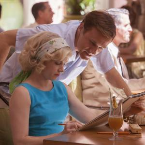 Still of Amy Adams and Christoph Waltz in Dideles akys 2014