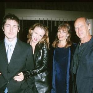 Juliette Lewis and Geoffrey Lewis at event of The Way of the Gun 2000