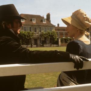 Still of Alan Rickman and Emma Thompson in Sense and Sensibility (1995)