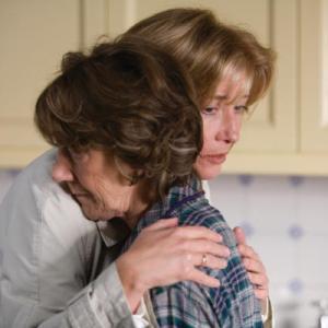 Still of Emma Thompson and Eileen Atkins in Last Chance Harvey (2008)