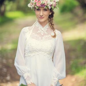 Published in: http://styleunveiled.com/beautiful-wedding-inspiration-at-alii-kula-lavender-farm/