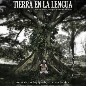 Tierra en la lengua Official poster