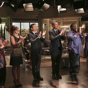 Still of Matthew Perry Thomas Lennon Wendell Pierce and Yvette Nicole Brown in The Odd Couple 2015