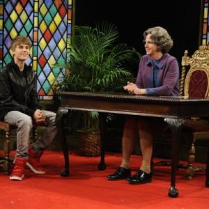 Still of Dana Carvey and Justin Bieber in Saturday Night Live (1975)