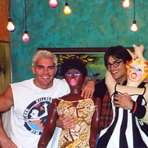 Paul Sampson and Johnathon Schaech make humor on the LA set of If You Only Knew 2000