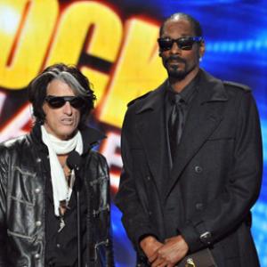 Snoop Dogg and Joe Perry at event of 2009 American Music Awards (2009)