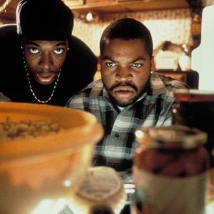 Still of Chris Tucker and Ice Cube in Friday (1995)