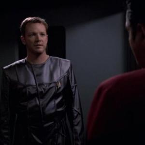 Still of Robert Beltran and Robert Duncan McNeill in Star Trek: Voyager (1995)