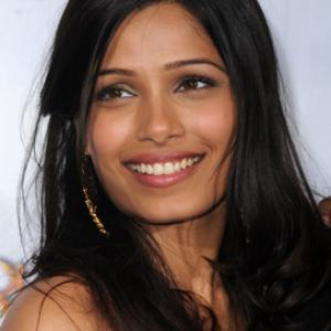 Freida Pinto at event of The 66th Annual Golden Globe Awards 2009