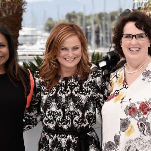 Amy Poehler, Phyllis Smith and Mindy Kaling at event of Isvirkscias pasaulis (2015)