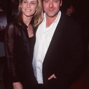Tom Sizemore and Maeve Quinlan at event of From the Earth to the Moon (1998)