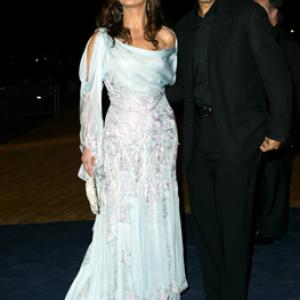 George Clooney and Catherine Zeta-Jones at event of Nepakenciamas ziaurumas (2003)