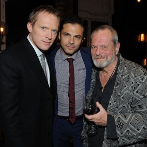 Terry Gilliam, Paul Bettany and Jonny Pasvolsky at event of Usuotasis Ponas Mortdecai (2015)