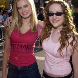 Sara Paxton and Scarlett Pomers at event of The Lizzie McGuire Movie 2003