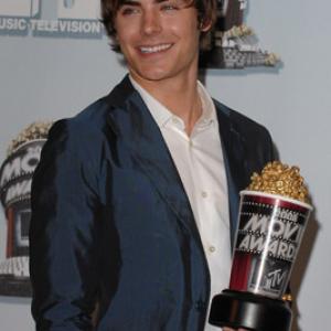 Zac Efron at event of 2008 MTV Movie Awards 2008