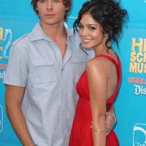 Vanessa Hudgens and Zac Efron at event of High School Musical 2 (2007)