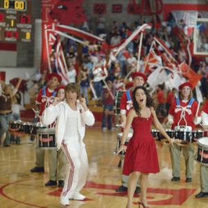 Still of Vanessa Hudgens and Zac Efron in High School Musical (2006)