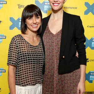 Constance Zimmer and Brooklyn Decker at event of Results (2015)