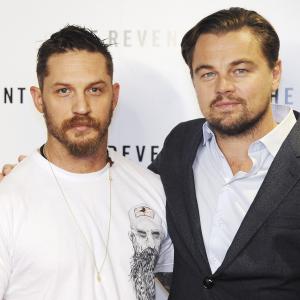 Leonardo DiCaprio and Tom Hardy at event of Hju Glaso legenda 2015