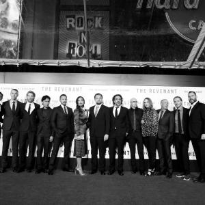 Leonardo DiCaprio, Alejandro González Iñárritu, Tom Hardy, Emmanuel Lubezki, Domhnall Gleeson, Will Poulter and Grace Dove at event of Hju Glaso legenda (2015)