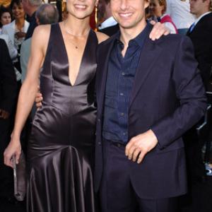 Tom Cruise and Katie Holmes at event of Betmenas Pradzia 2005