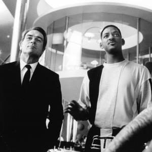 Still of Tommy Lee Jones and Will Smith in Vyrai juodais drabuziais 1997