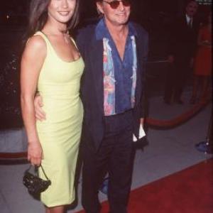 Michael Douglas and Catherine Zeta-Jones at event of The Muse (1999)