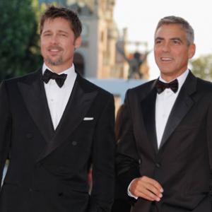 Brad Pitt and George Clooney at event of Perskaityk ir sudegink (2008)