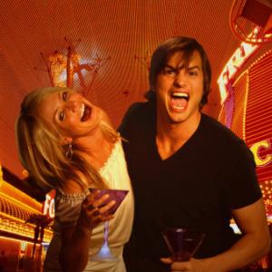 Still of Cameron Diaz and Ashton Kutcher in Pamete galvas Las Vegase (2008)