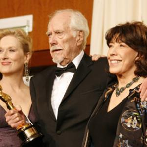 Robert Altman Meryl Streep and Lily Tomlin at event of The 78th Annual Academy Awards 2006