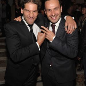Andrew Lincoln and Jon Bernthal at event of Vaikstantys numireliai (2010)