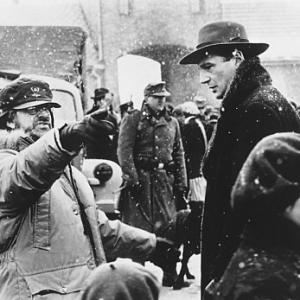Steven Spielberg and Liam Neeson in Sindlerio sarasas (1993)