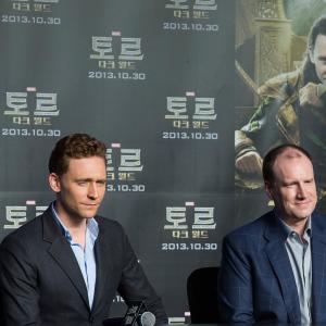 Kevin Feige and Tom Hiddleston at event of Toras Tamsos pasaulis 2013