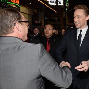 Clark Gregg and Tom Hiddleston at event of Toras Tamsos pasaulis 2013