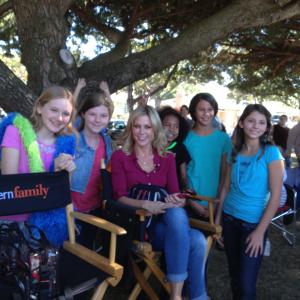 Modern Family A Fair to Remember filming Claire Oldham Kylie Burkholder and Julie Bowen