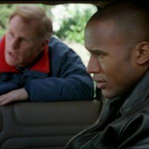 Still of Henry Simmons and Gordon Clapp in NYPD Blue 1993