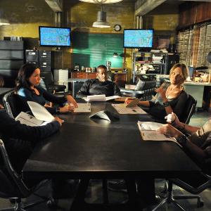 Still of Janeane Garofalo, Forest Whitaker and Beau Garrett in Criminal Minds: Suspect Behavior (2011)