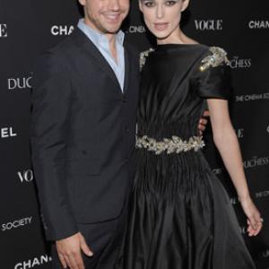 Keira Knightley and Dominic Cooper at event of The Duchess (2008)