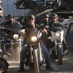Still of Ron Perlman and Johnny Lewis in Sons of Anarchy 2008