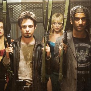 Still of Rose McGowan, Naveen Andrews, Marley Shelton and Freddy Rodríguez in Grindhouse (2007)
