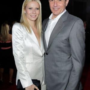 Gwyneth Paltrow and Kelly Lynch at event of Gelezinis zmogus 2 2010