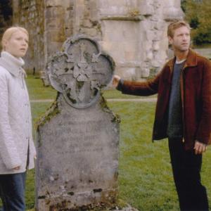 Still of Gwyneth Paltrow and Aaron Eckhart in Possession 2002