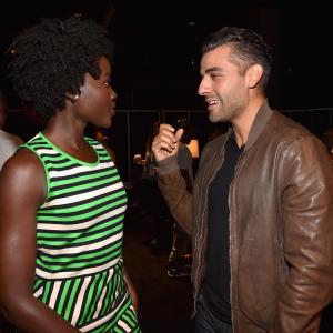 Oscar Isaac and Lupita Nyongo at event of Zvaigzdziu karai galia nubunda 2015