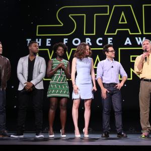 Harrison Ford JJ Abrams Oscar Isaac Lupita Nyongo John Boyega and Daisy Ridley at event of Zvaigzdziu karai galia nubunda 2015