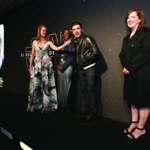 Kathleen Kennedy, Oscar Isaac and Lupita Nyong'o at event of Zvaigzdziu karai: galia nubunda (2015)